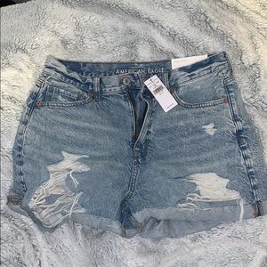 AE mom short NWT